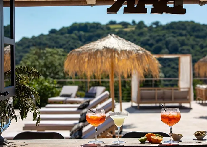 Domaine La Broutie Bed and Breakfast