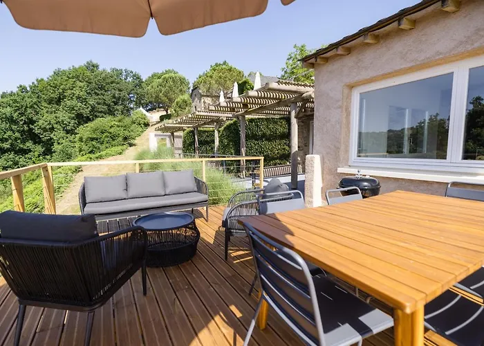 Domaine La Broutie Bed and Breakfast